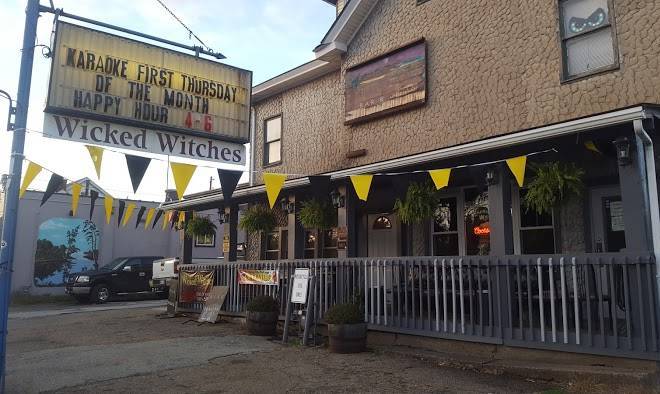 Wicked witches bar & grill