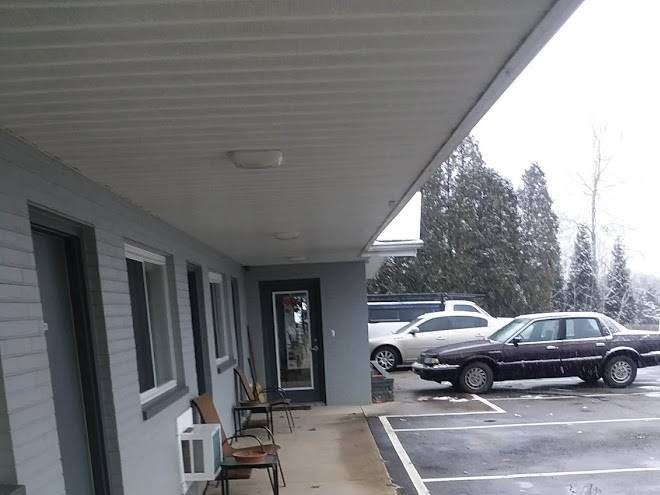 Lark motel