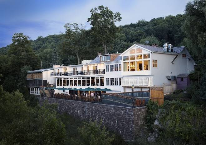 Black bass hotel