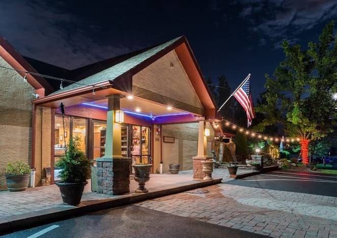 Inn of the dove at bensalem romantic jacuzzi & fireplace suites