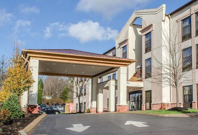 Comfort Suites Near Penn State Image