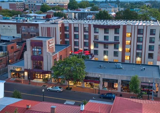 Hotel warner