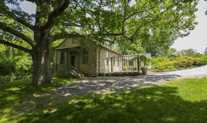 The buck school inn