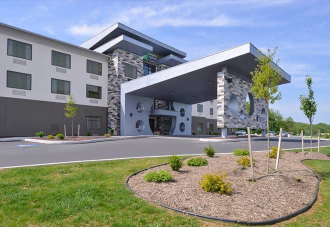 Holiday inn express & suites shippensburg