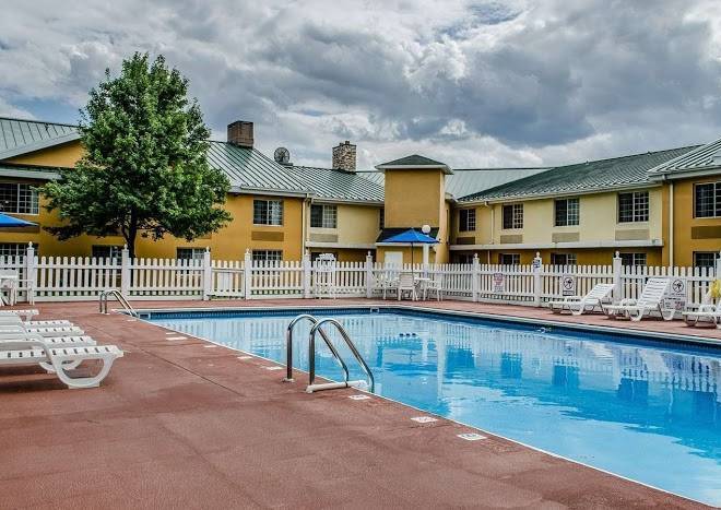 Baymont By Wyndham Harrisburg Image