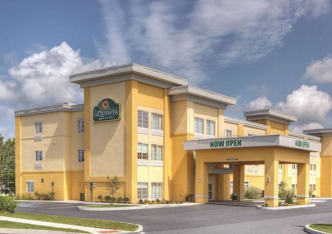 La Quinta Inn & Suites By Wyndham Harrisburg Hershey Image