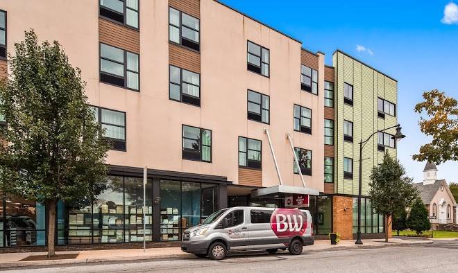Best western plus philadelphia airport south at widener university