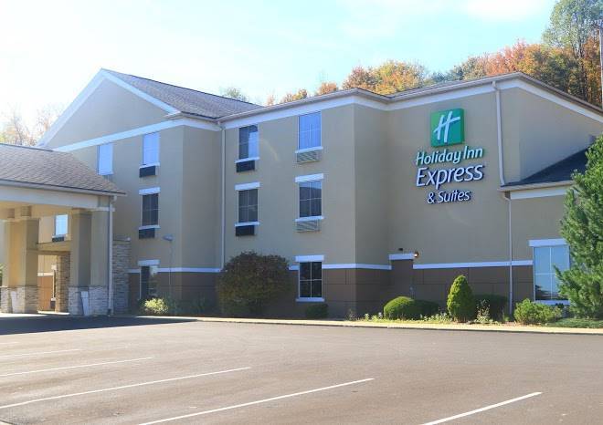 Holiday Inn Express & Suites St Marys Image