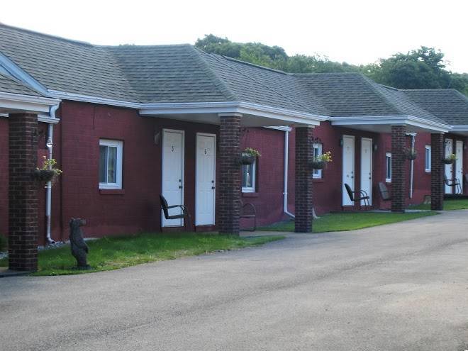National trail motel