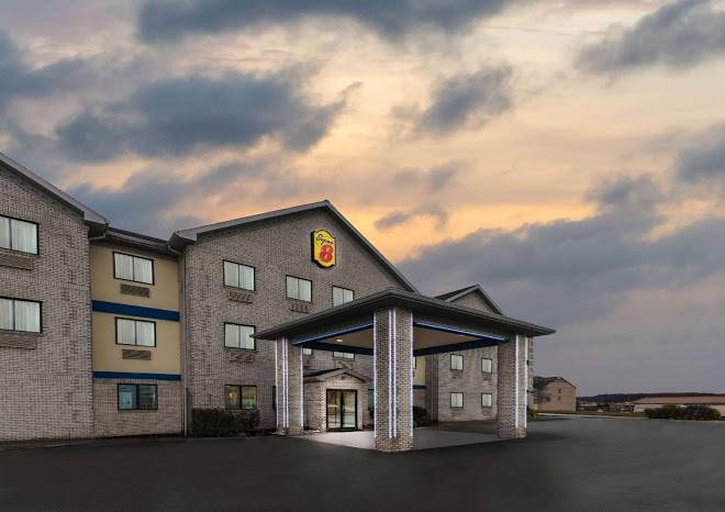 Super 8 By Wyndham Uniontown Pa Image