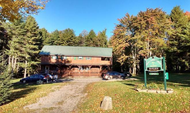 Brass lantern lodge