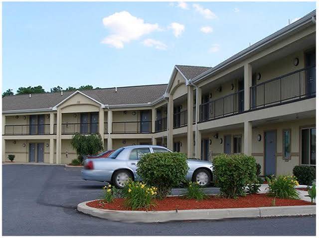 Red carpet inn chambersburg pa