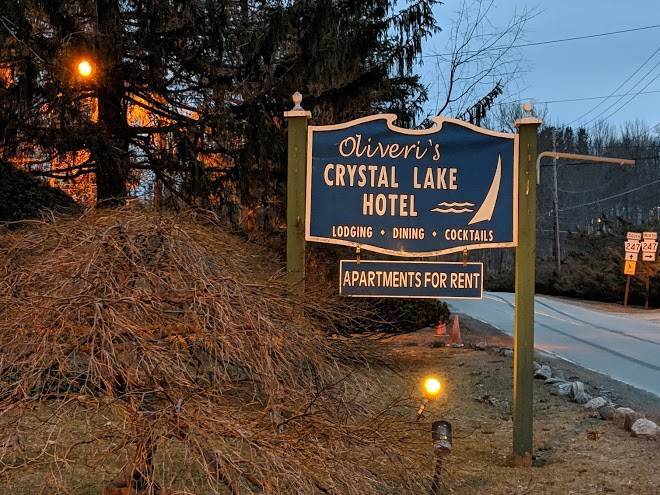 Oliveri's Crystal Lake Hotel Image