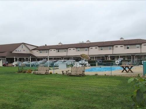 Cherry lane motor inn