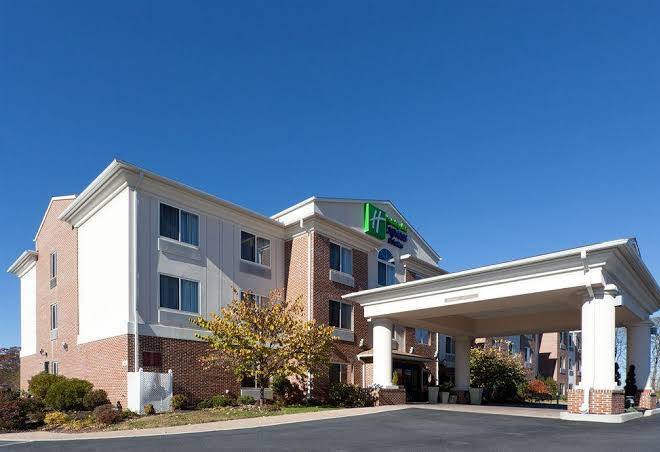 Holiday Inn Express & Suites Lancaster Lititz Image