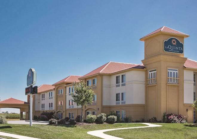 La Quinta Inn & Suites By Wyndham Lancaster Image