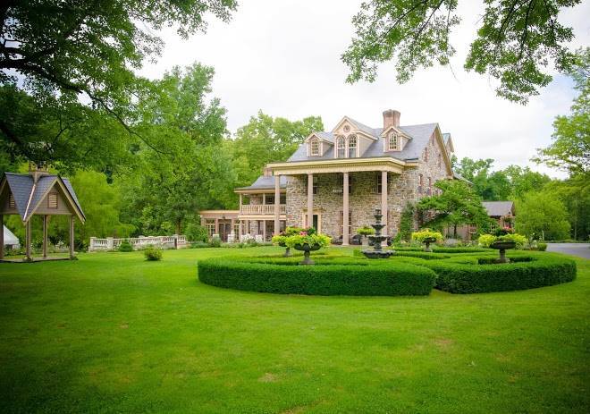 Moonstone manor