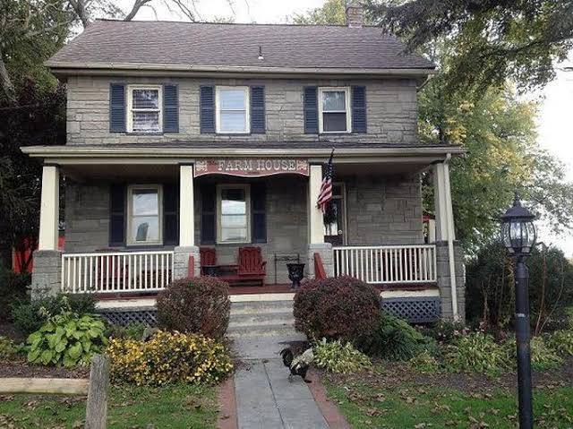 The Red Caboose Motel Image