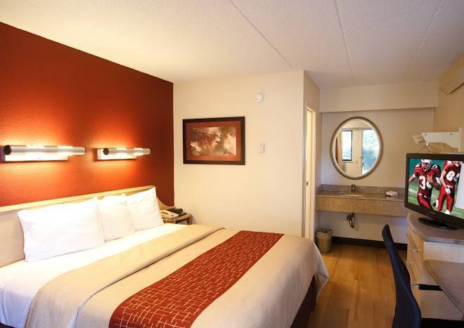 Red roof inn allentown airport