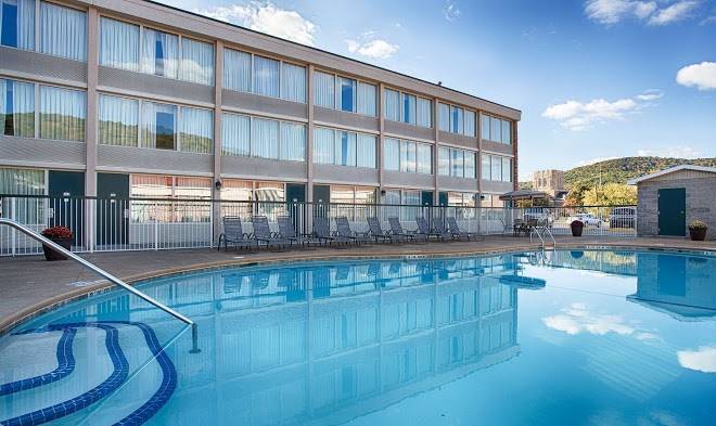 Best western plus bradford inn