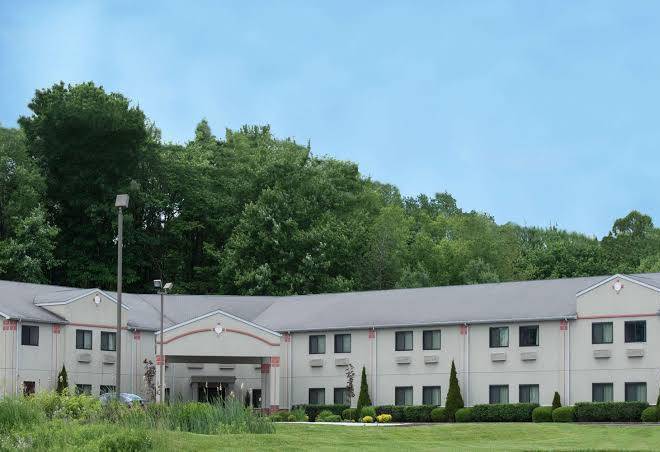 Super 8 By Wyndham Grove City Image