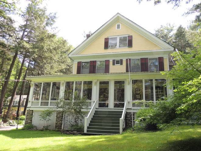 The brookview manor inn and restaurant
