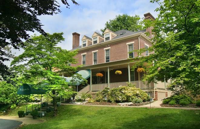 Lafayette inn