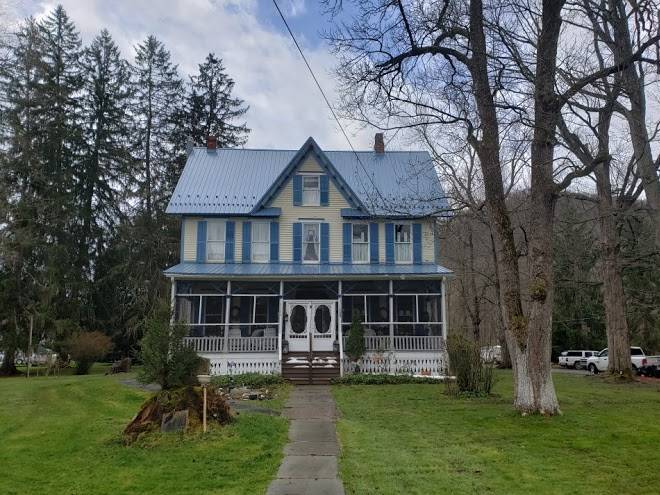 First fork lodge