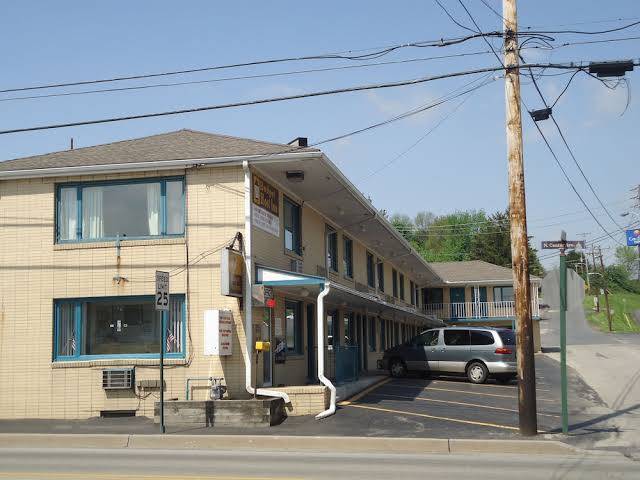 Budget host inn
