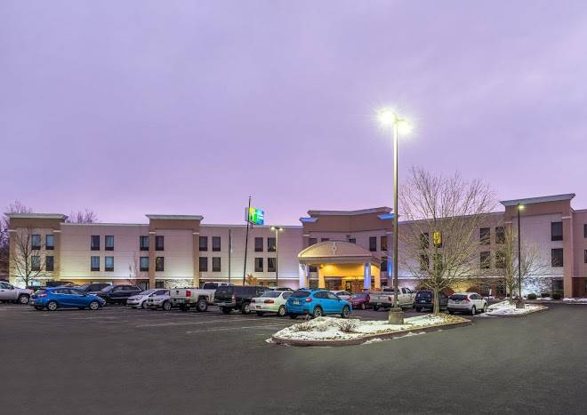 Holiday inn express lewisburg new columbia