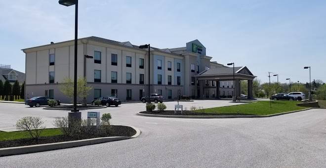 Holiday Inn Express & Suites York Ne Market Street Image
