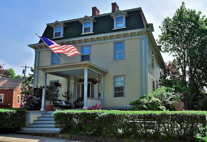 Yankee peddler inn