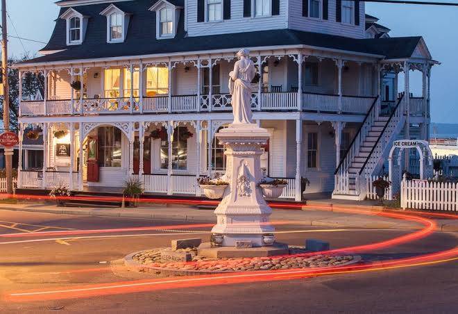 Inn at old harbor