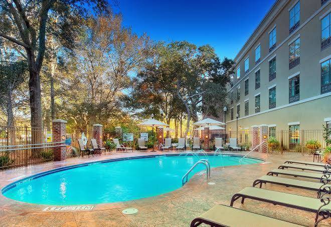 Holiday Inn Express & Suites Mount Pleasant Image