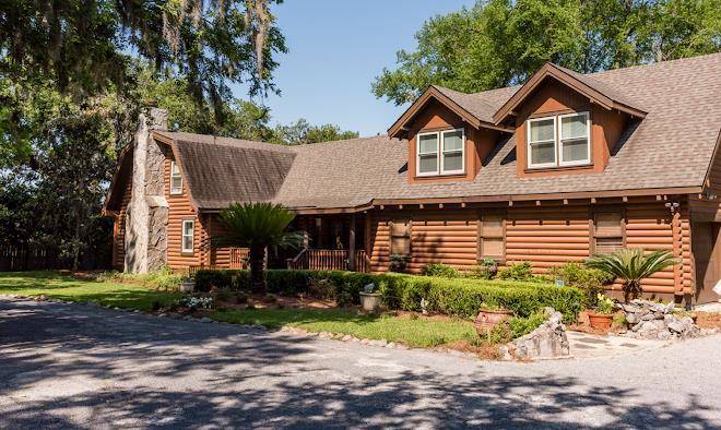 Plantation oaks inn