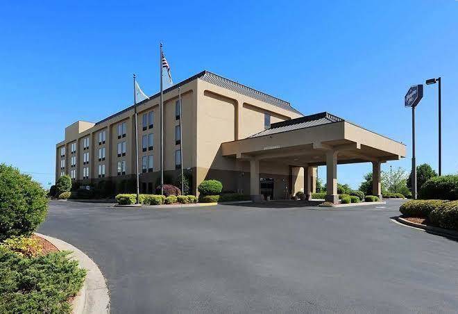 Hampton Inn Gaffney Image