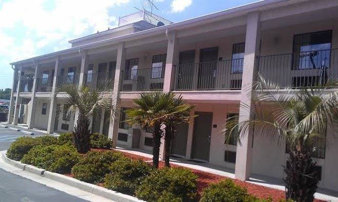 Peach tree inn