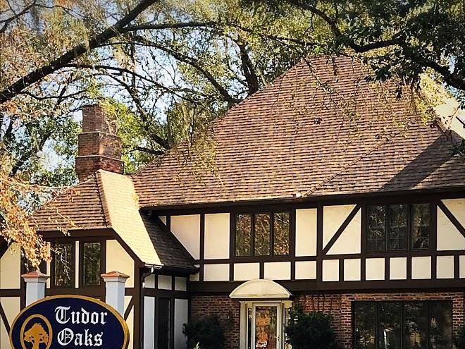 Tudor oaks inn