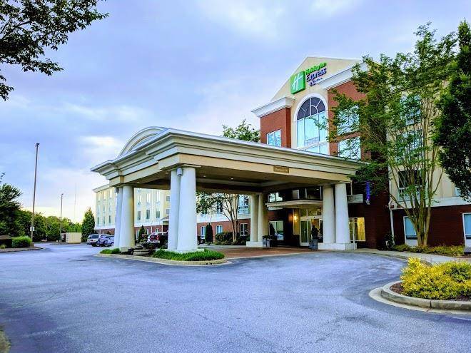 Holiday inn express & suites greenville i 85 & woodruff rd