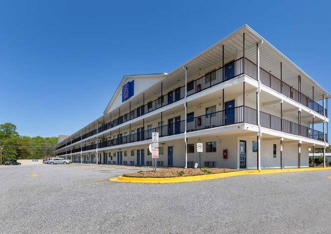 Motel 6 Greenville Sc Image