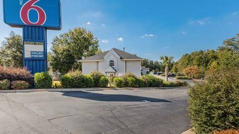 Motel 6 Simpsonville Sc Greenville Image