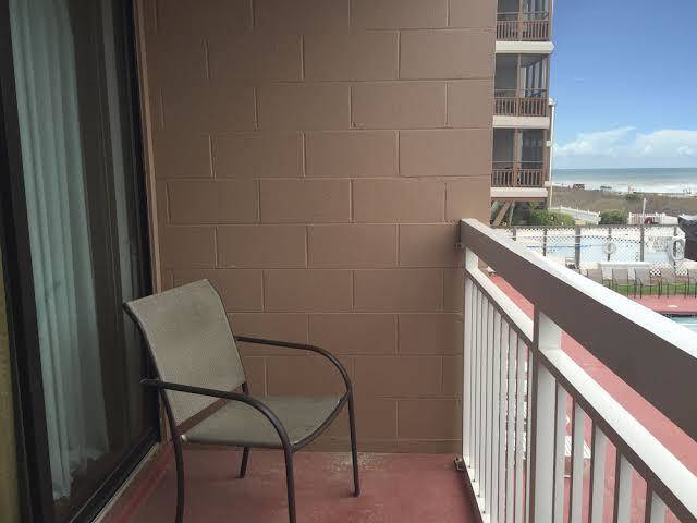 Castaway Beach Inn Image