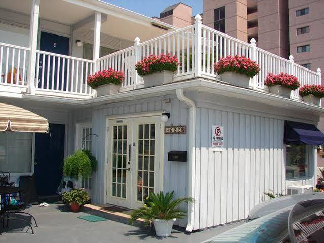 Edgewater inn
