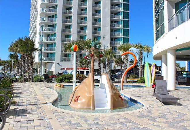Gorgeous oceanfront condo with great amenities