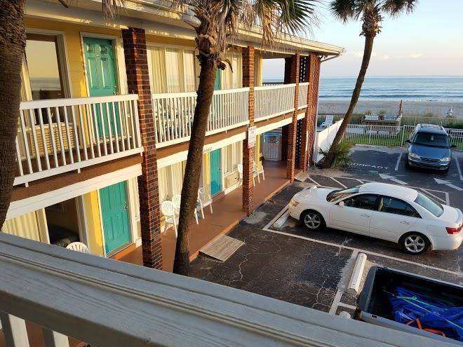 Pelican motel