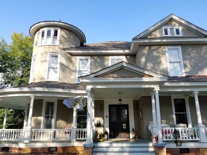 Newberry Manor Image