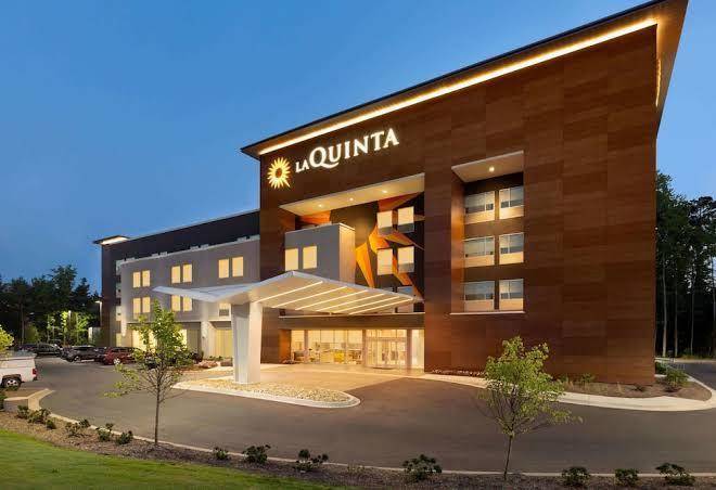 La Quinta Inn & Suites By Wyndham Rock Hill Image