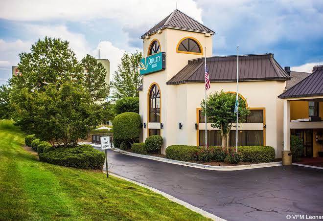 Quality Inn At The Park Image