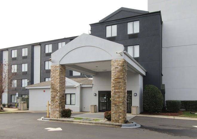 Sleep inn fort mill amusement park area