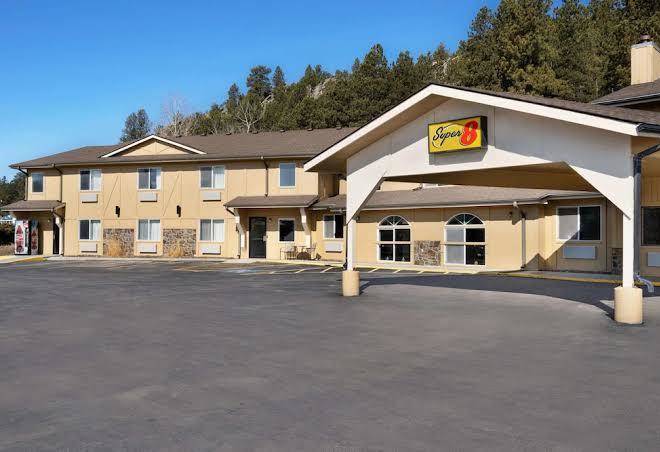 Super 8 by wyndham custer crazy horse area